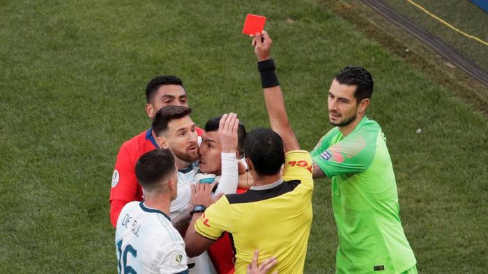 Messi Terima Kartu Merah, Ini yang Kedua Sepanjang 